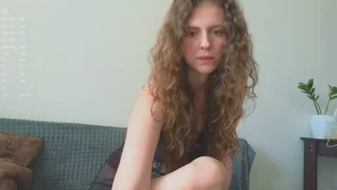 Snapshot of sereta_fin chatting on 06.29.26 Hey Guys and Girls non-binary personalities Im Sereta online show from 06.29.26
