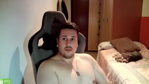 Snapshot of sergio95n chatting on 10.12.25 Pollos online show from 10.12.25