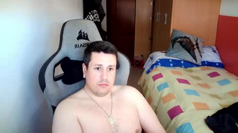 Snapshot of sergio95n chatting on 04.06.26 Pollos online show from 04.06.26