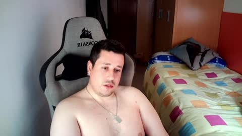Snapshot of sergio95n chatting on 04.09.26 Pollos online show from 04.09.26