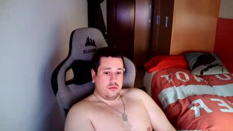 Snapshot of sergio95n chatting on 04.12.26 Pollos online show from 04.12.26