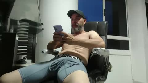 hetero serio discreto online show from 05.11.26