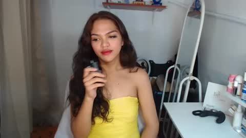 Snapshot of servicedoll18 chatting on 07.24.26 Bella online show from 07.24.26