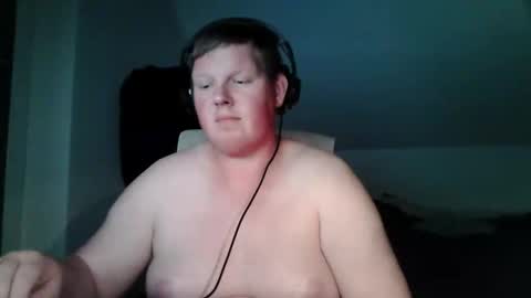 Snapshot of setcuna chatting on 11.18.25 setcuna online show from 11.18.25