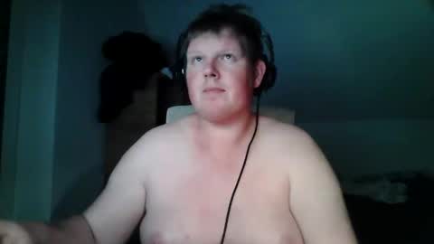 Snapshot of setcuna chatting on 11.19.25 setcuna online show from 11.19.25