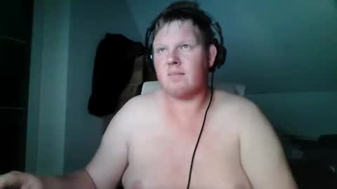 Snapshot of setcuna chatting on 11.21.25 setcuna online show from 11.21.25