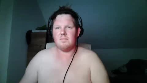 Snapshot of setcuna chatting on 11.28.25 setcuna online show from 11.28.25