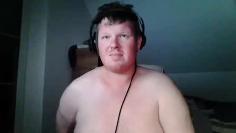 Snapshot of setcuna chatting on 11.30.25 setcuna online show from 11.30.25