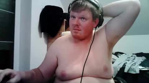 Snapshot of setcuna chatting on 12.03.25 setcuna online show from 12.03.25