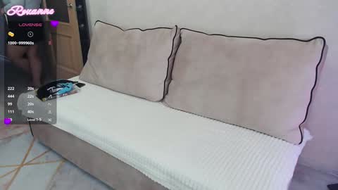 Roxy Kate Mary Alex Arnold online show from 12.18.24