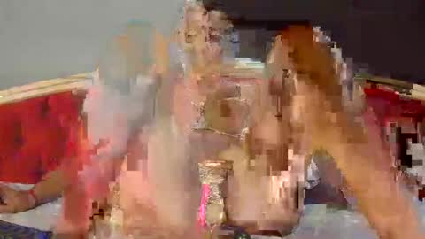 SEX BOMB 6T9 online show from 01.05.25