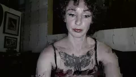 Snapshot of sexnchocolate chatting on 02.19.25 Trixy Rose online show from 02.19.25