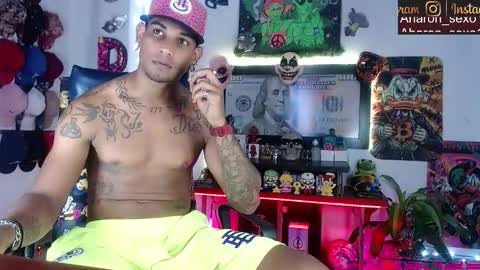 Snapshot of sexo_aharon chatting on 02.26.26 Aharon ravelo online show from 02.26.26