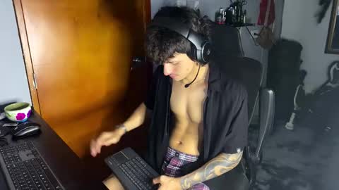 Snapshot of sexoyrock chatting on 01.08.26 ROCKERO online show from 01.08.26