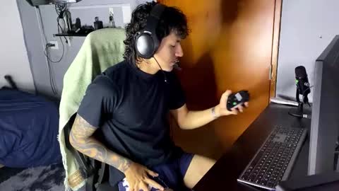 Snapshot of sexoyrock chatting on 01.11.26 ROCKERO online show from 01.11.26