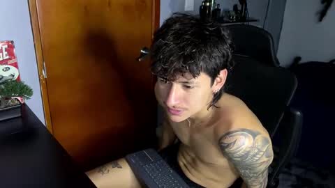 Snapshot of sexoyrock chatting on 01.17.26 ROCKERO online show from 01.17.26