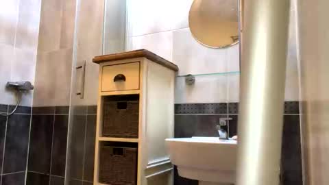 Snapshot of sexpest1972 chatting on 03.18.26 Wetpeach2021 online show from 03.18.26