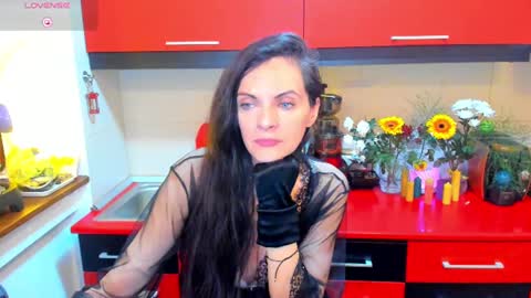 Snapshot of sexqueen1111 chatting on 01.19.25 sexqueen1111 online show from 01.19.25