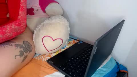 Snapshot of sexseason777 chatting on 11.18.25 STIIV G online show from 11.18.25