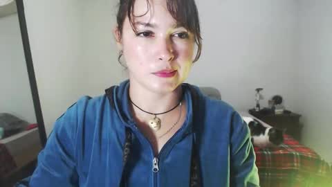 Snapshot of sexwwoman chatting on 11.27.25 CHIARA online show from 11.27.25