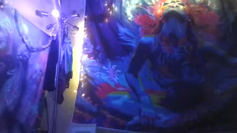 Snapshot of sexxileeah42o chatting on 06.27.26 Leeah CloudZzz online show from 06.27.26