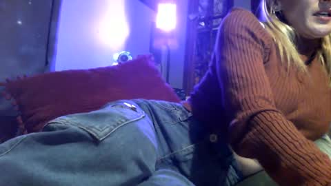 Snapshot of sexxileeah42o chatting on 07.04.26 Leeah CloudZzz online show from 07.04.26