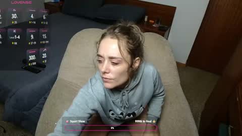 Snapshot of sexxxycrystali chatting on 05.15.26 sexxxycrystali online show from 05.15.26
