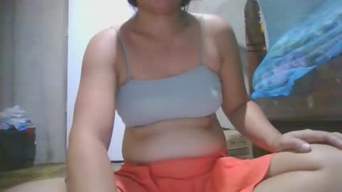 Snapshot of sexxxymomsh chatting on 02.23.26 sexxxymomsh online show from 02.23.26