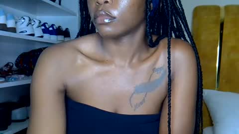 Snapshot of sexxy_goddes chatting on 07.16.26 skylar online show from 07.16.26