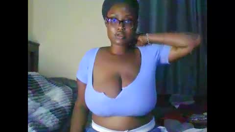 Snapshot of sexxy_mish chatting on 06.10.26 sexxy_mish online show from 06.10.26