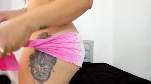 Snapshot of sexxylatincouple1 chatting on 02.05.26 sexxylatincouple1 online show from 02.05.26