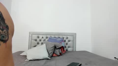 Snapshot of sexxylatincouple1 chatting on 03.01.26 sexxylatincouple1 online show from 03.01.26