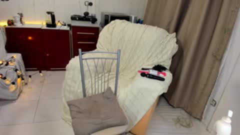 Snapshot of sexy__nimph chatting on 02.10.25 Alice online show from 02.10.25