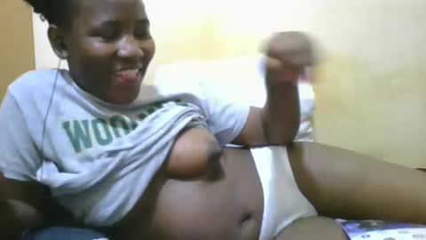 Snapshot of sexy_ariana90 chatting on 09.16.25 Reshia online show from 09.16.25