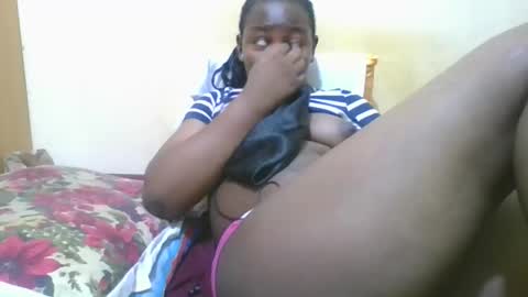 Snapshot of sexy_ariana90 chatting on 11.26.25 Reshia online show from 11.26.25