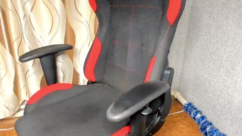 Jessica  Face only in pvt or in snapchat Dont ask more.... online show from 01.01.25