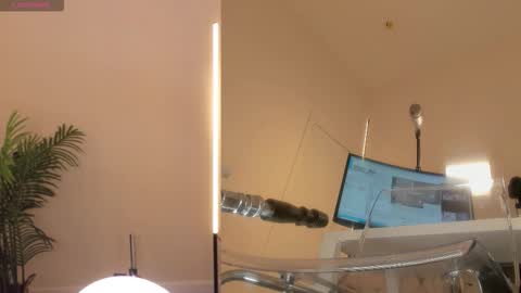 Lina online show from 09.30.25