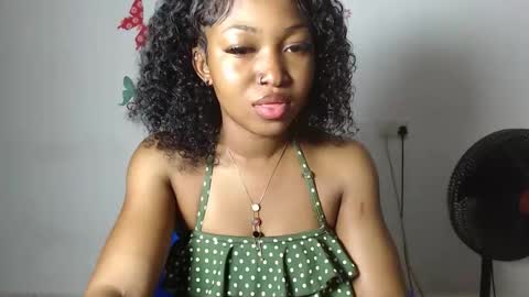 sexy_bluey247 online show from 11.25.25