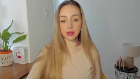 C o r a l i e online show from 01.22.25