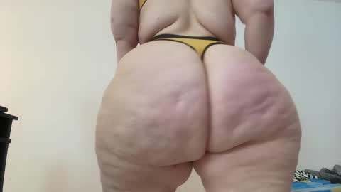 Snapshot of sexy_curvi chatting on 12.19.24 karla instagram online show from 12.19.24