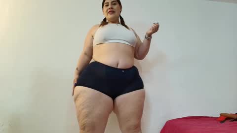 Snapshot of sexy_curvi chatting on 01.26.25 karla instagram online show from 01.26.25