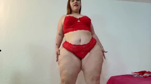 Snapshot of sexy_curvi chatting on 01.30.25 karla instagram online show from 01.30.25