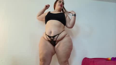 Snapshot of sexy_curvi chatting on 02.04.25 karla instagram online show from 02.04.25