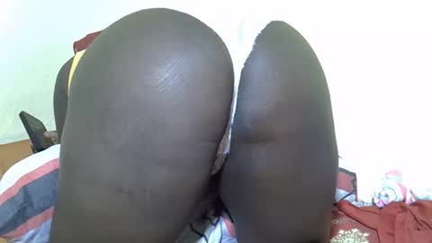 Snapshot of sexy_ebony20 chatting on 09.10.25 ebony online show from 09.10.25