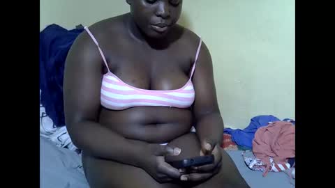 Snapshot of sexy_ebony20 chatting on 09.25.25 ebony online show from 09.25.25