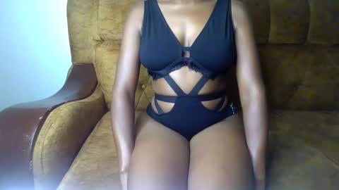 Snapshot of sexy_ellahh chatting on 05.15.26 Ellahh online show from 05.15.26