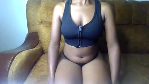 Snapshot of sexy_ellahh chatting on 05.20.26 Ellahh online show from 05.20.26