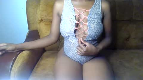 Snapshot of sexy_ellahh chatting on 05.22.26 Ellahh online show from 05.22.26