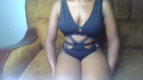 Snapshot of sexy_ellahh chatting on 05.28.26 Ellahh online show from 05.28.26