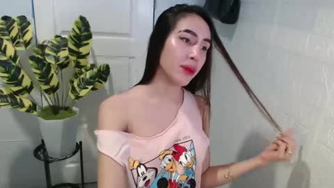 Snapshot of sexy_emily92 chatting on 09.21.25 sexy_emily92 online show from 09.21.25